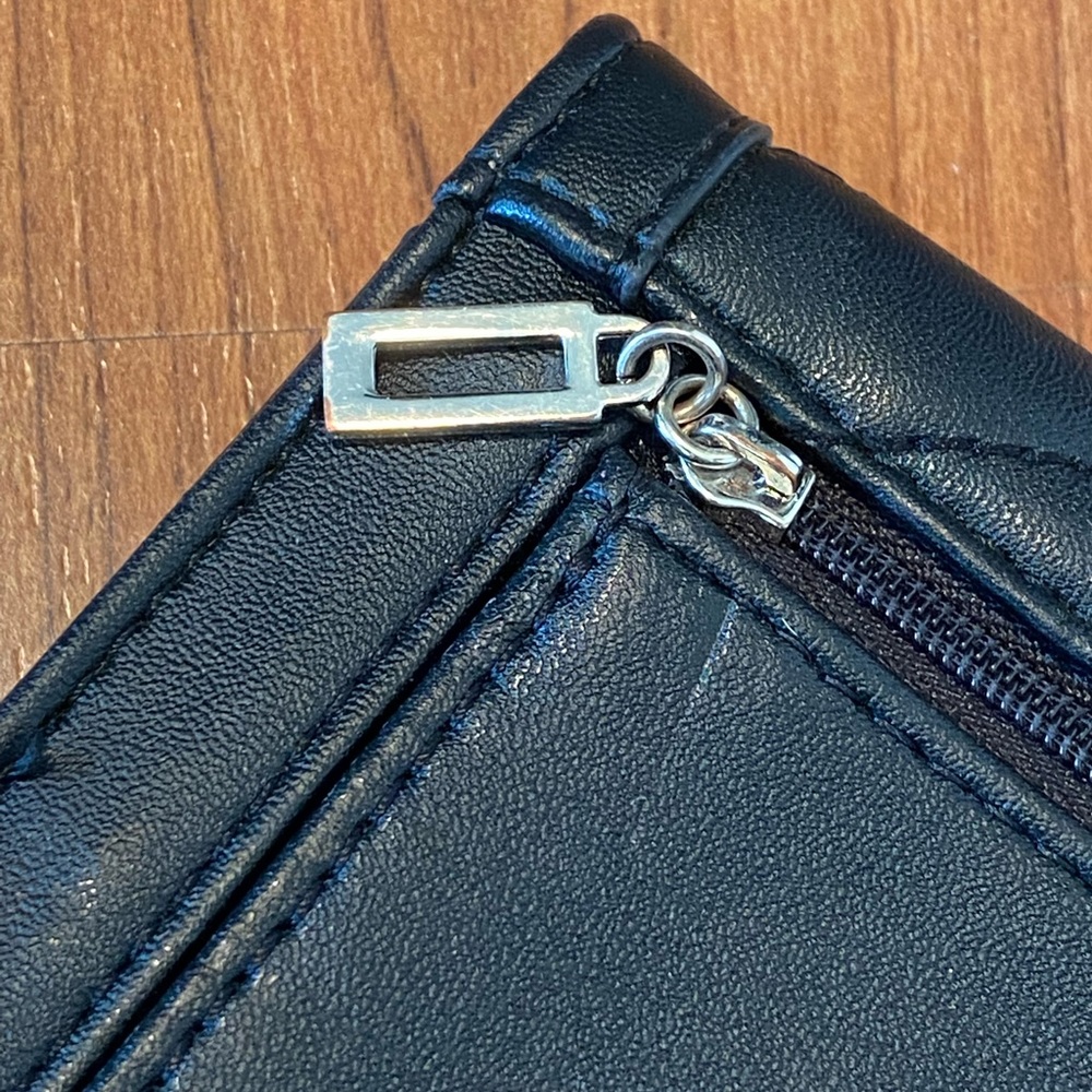 👻Guess Wallet - Picture 4 of 7